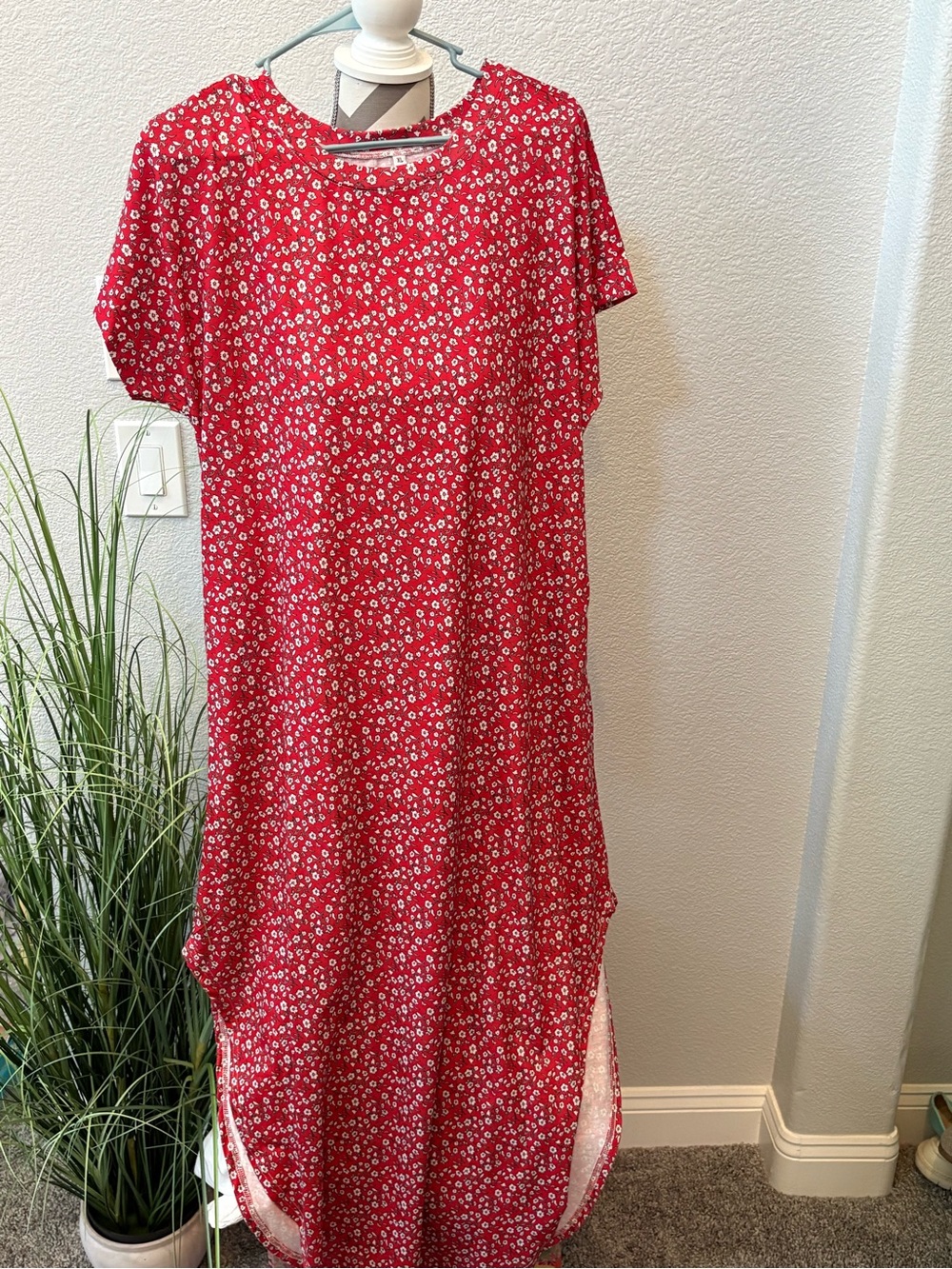 Red Floral Short-Sleeve Maxi Dress